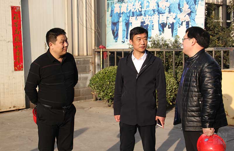 滎陽(yáng)副市長(zhǎng)在一帆 滎陽(yáng)副市長(zhǎng)在一帆