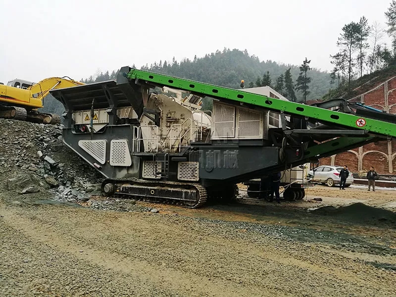 履帶反擊破碎篩分站生產線現場二 履帶反擊破碎篩分站生產線現場二
